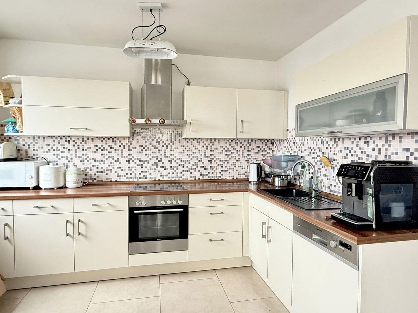 Pronájem bytu 4+1 110 m², Frankfurter Straße 79, Gießen, Hessen Pronájem bytu 4+1 110 m², Frankfurter Straße 79, Gießen, Hessen