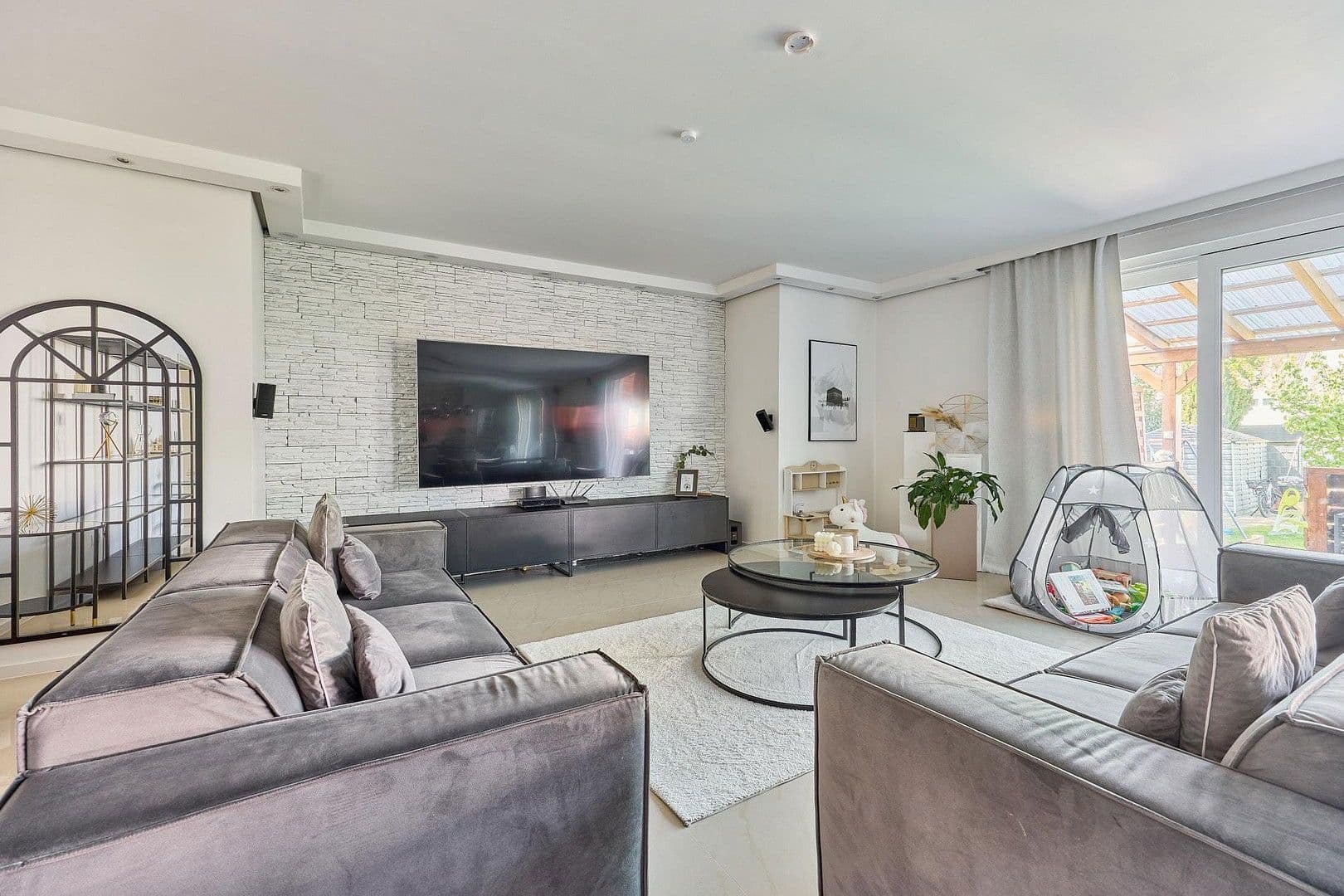 Prodej domu 314 m², pozemek 403 m², Christoph-Kröwerath-Str. 29, Ludwigshafen, Porýní-Falc Prodej domu 314 m², pozemek 403 m², Christoph-Kröwerath-Str. 29, Ludwigshafen, Porýní-Falc