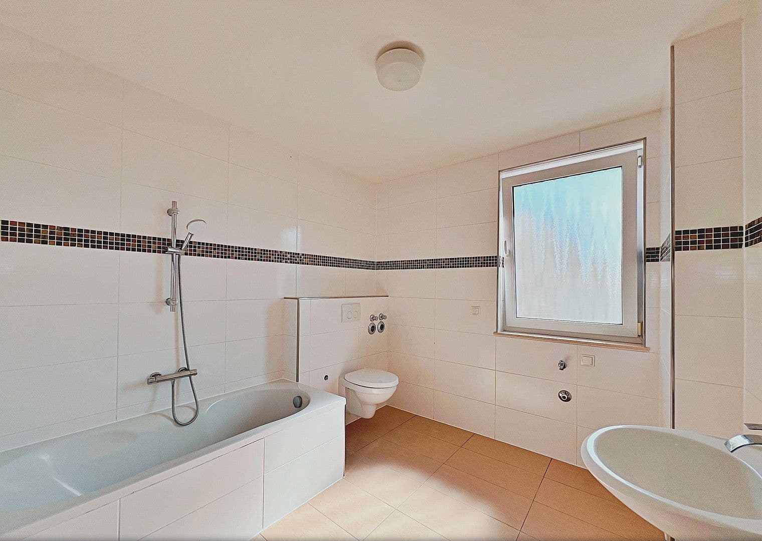 Prodej domu 314 m², pozemek 403 m², Christoph-Kröwerath-Str. 29, Ludwigshafen, Porýní-Falc Prodej domu 314 m², pozemek 403 m², Christoph-Kröwerath-Str. 29, Ludwigshafen, Porýní-Falc