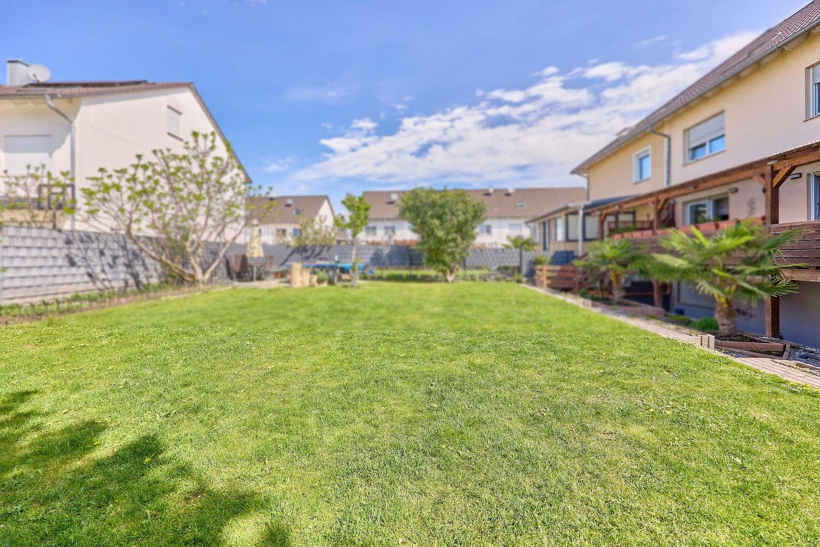 Prodej domu 314 m², pozemek 403 m², Christoph-Kröwerath-Str. 29, Ludwigshafen, Porýní-Falc Prodej domu 314 m², pozemek 403 m², Christoph-Kröwerath-Str. 29, Ludwigshafen, Porýní-Falc