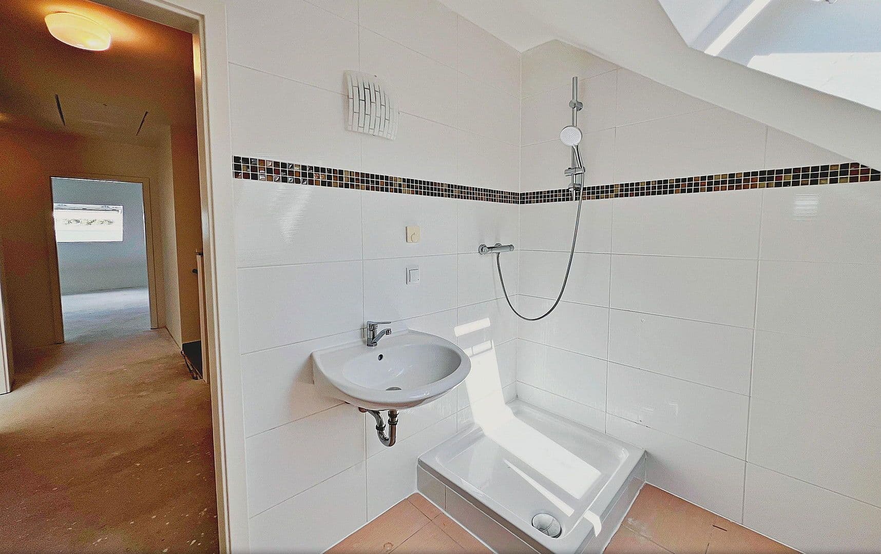 Prodej domu 314 m², pozemek 403 m², Christoph-Kröwerath-Str. 29, Ludwigshafen, Porýní-Falc Prodej domu 314 m², pozemek 403 m², Christoph-Kröwerath-Str. 29, Ludwigshafen, Porýní-Falc