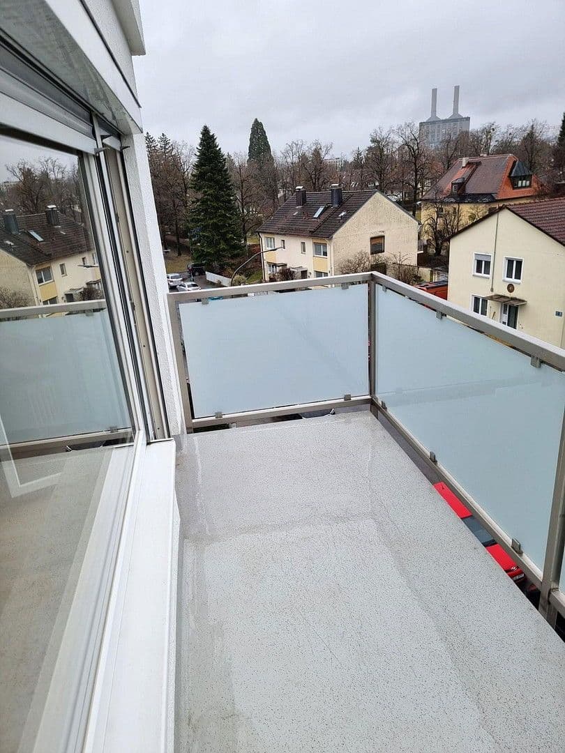 Prodej bytu 1+1 45 m², Forstenrieder Allee 27, München, Bavorsko Prodej bytu 1+1 45 m², Forstenrieder Allee 27, München, Bavorsko