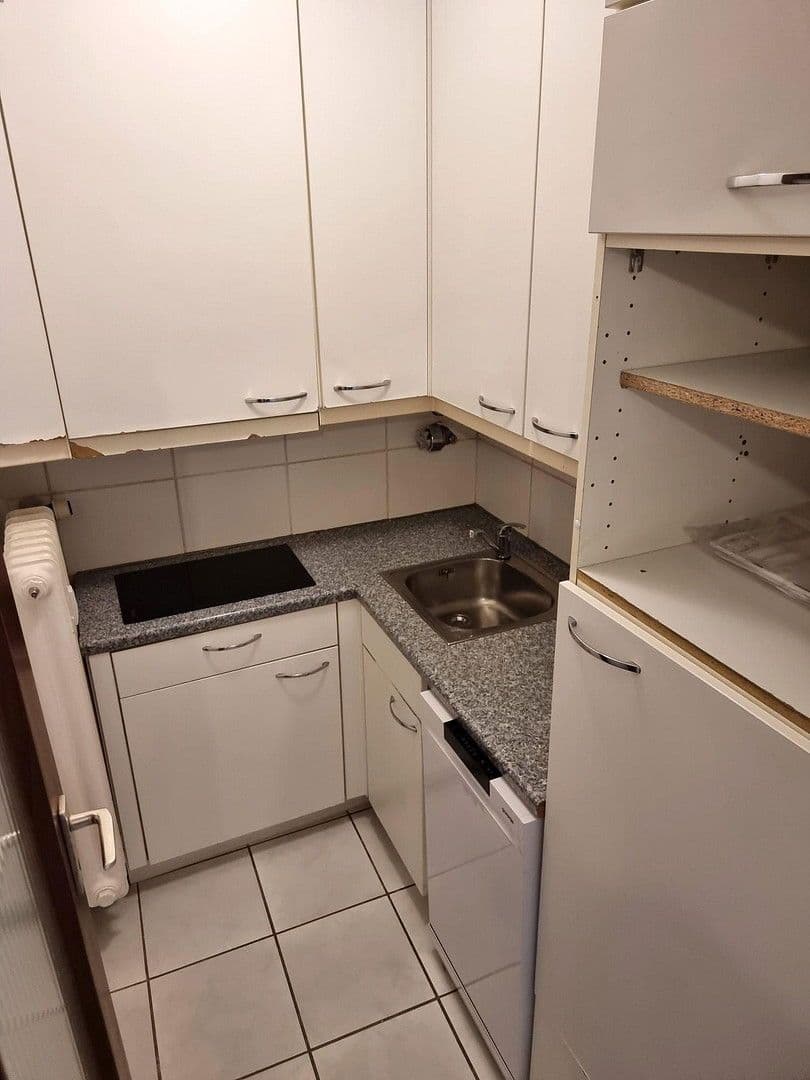 Prodej bytu 1+1 45 m², Forstenrieder Allee 27, München, Bavorsko Prodej bytu 1+1 45 m², Forstenrieder Allee 27, München, Bavorsko