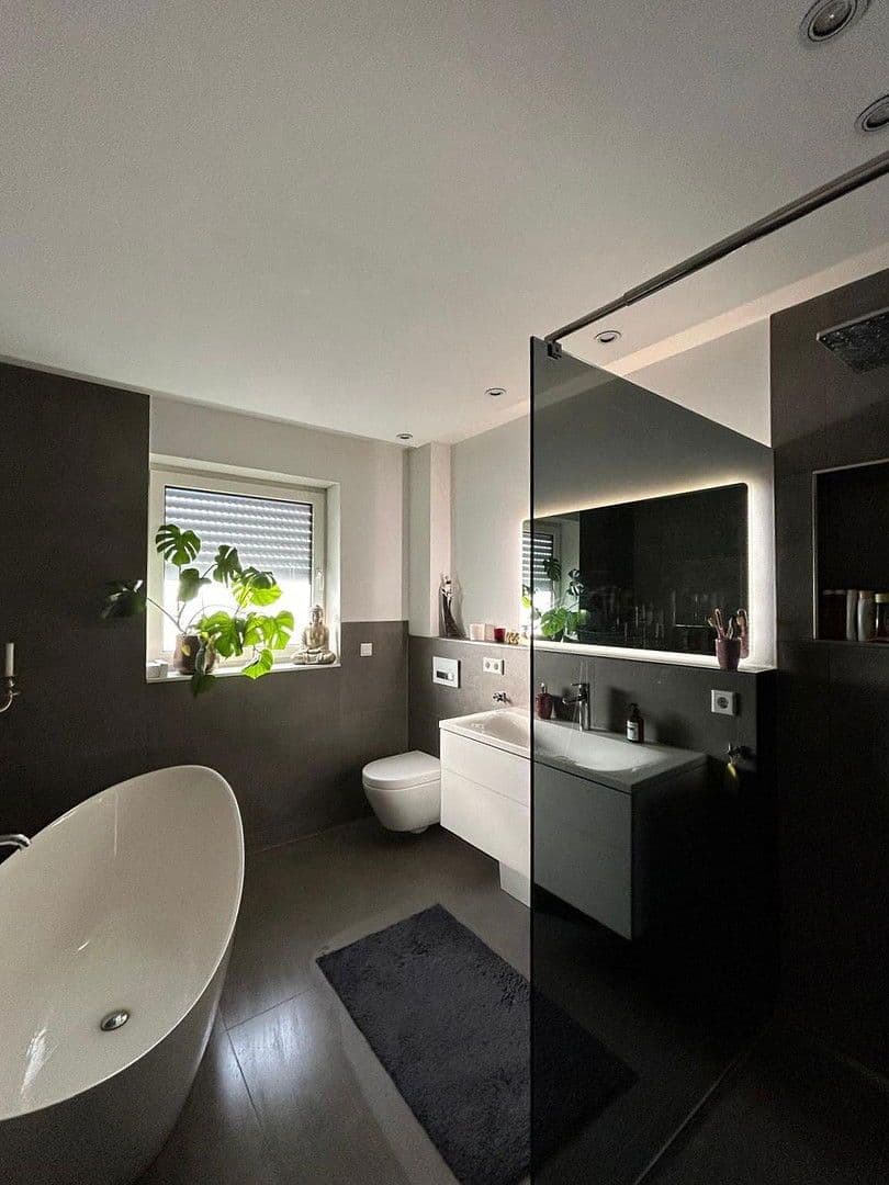 Prodej domu 160 m², pozemek 217 m², Albert-Schweitzer-Straße 23f, Grünstadt, Porýní-Falc Prodej domu 160 m², pozemek 217 m², Albert-Schweitzer-Straße 23f, Grünstadt, Porýní-Falc