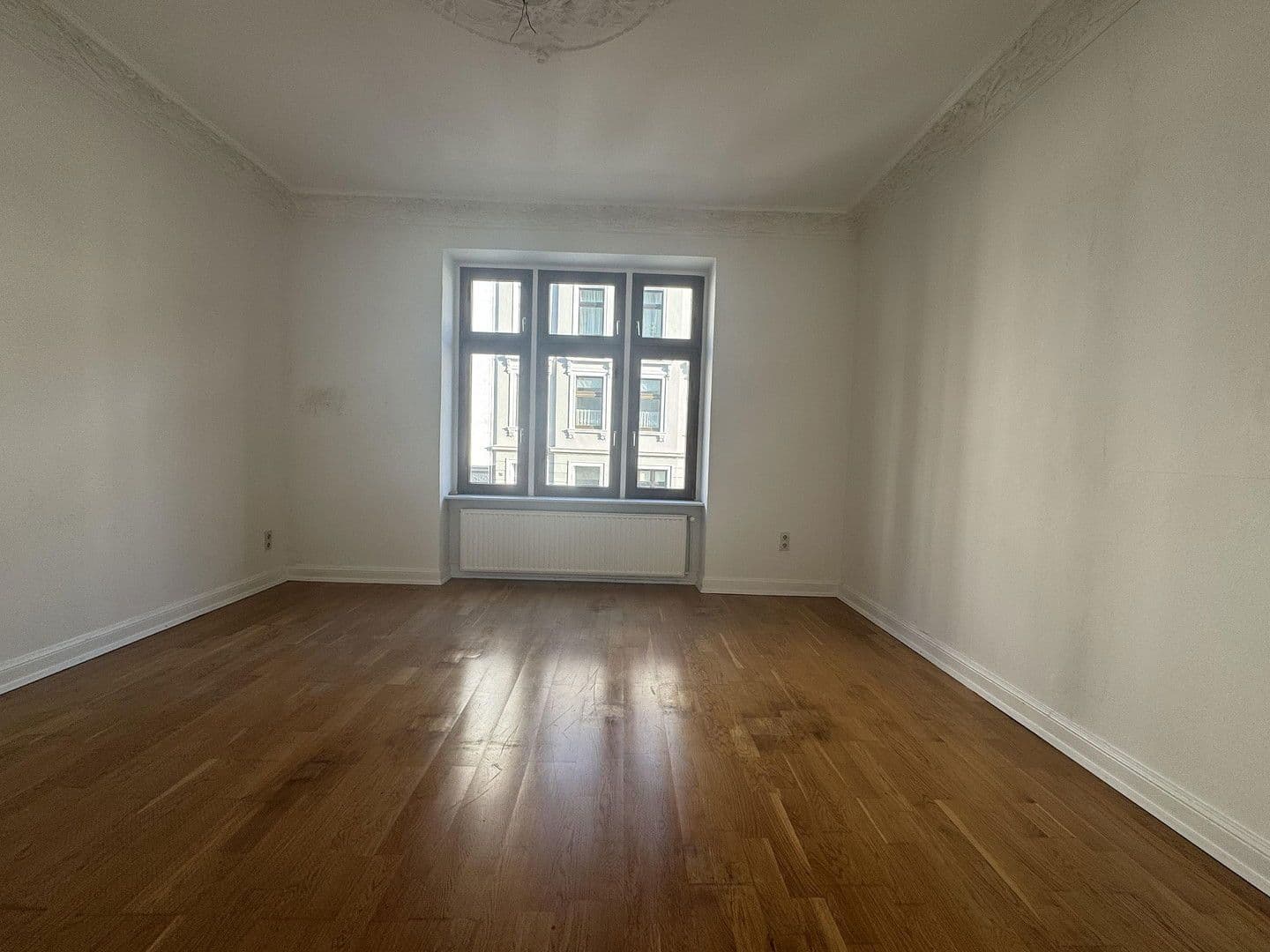Pronájem bytu 3+kk 120 m², Gronaustraße 49, Wuppertal, Severní Porýní-Vestfálsko Pronájem bytu 3+kk 120 m², Gronaustraße 49, Wuppertal, Severní Porýní-Vestfálsko