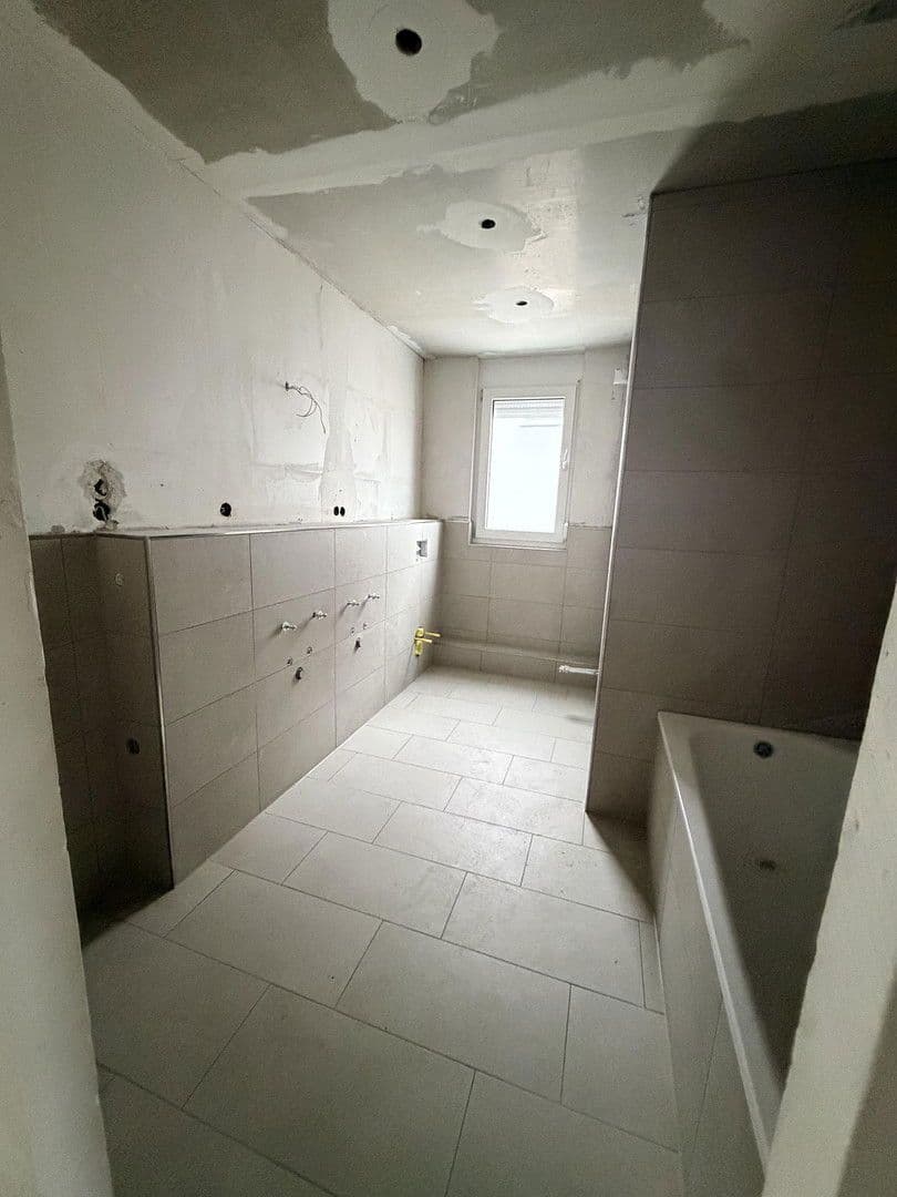 Pronájem domu 148 m², pozemek 240 m², Am Löhlein 43, Roth, Bavorsko Pronájem domu 148 m², pozemek 240 m², Am Löhlein 43, Roth, Bavorsko