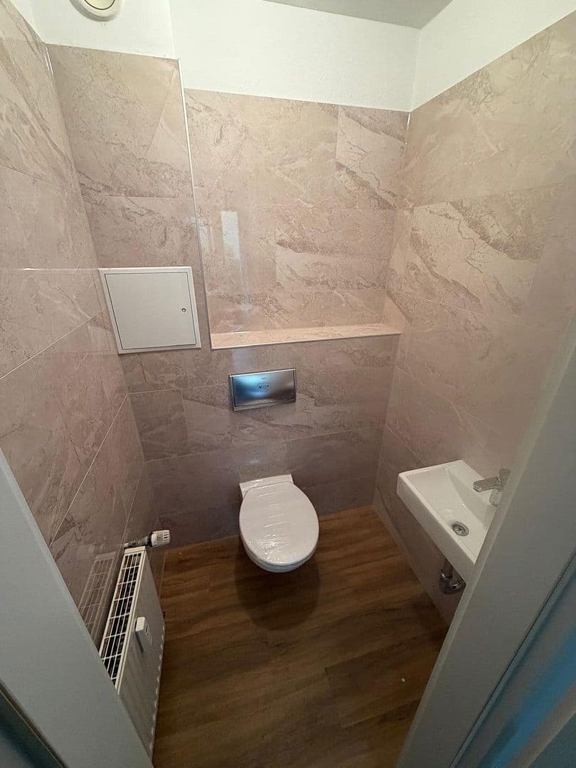 Pronájem bytu 1+1 60 m², Berliner Str. 14, Altlandsberg, Braniborsko Pronájem bytu 1+1 60 m², Berliner Str. 14, Altlandsberg, Braniborsko