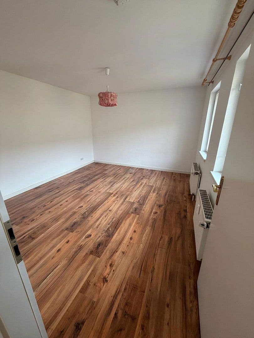 Pronájem bytu 1+1 60 m², Berliner Str. 14, Altlandsberg, Braniborsko Pronájem bytu 1+1 60 m², Berliner Str. 14, Altlandsberg, Braniborsko