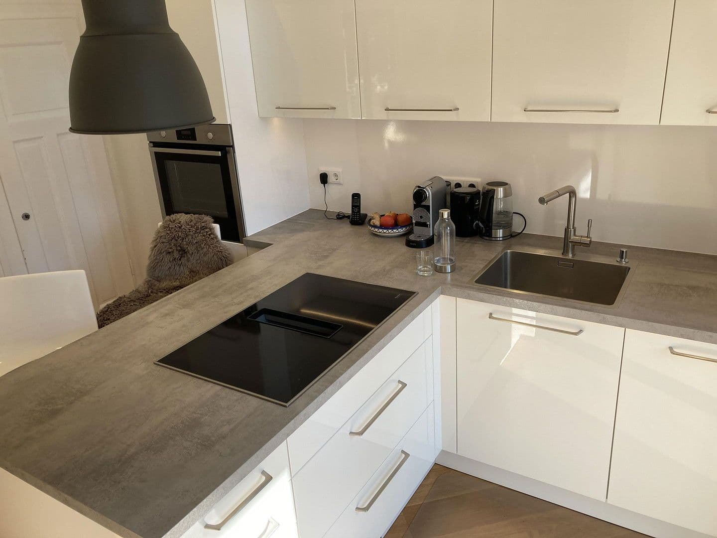 Prodej bytu 4+1 119 m², Bankstrasse 42, Düsseldorf, Severní Porýní-Vestfálsko Prodej bytu 4+1 119 m², Bankstrasse 42, Düsseldorf, Severní Porýní-Vestfálsko