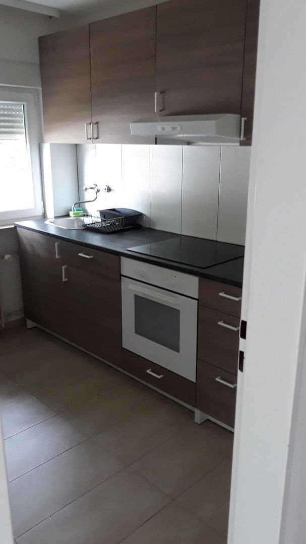 Pronájem bytu 4+1 20 m², Wartbergstraße 44, Heilbronn, Bádensko-Württembersko Pronájem bytu 4+1 20 m², Wartbergstraße 44, Heilbronn, Bádensko-Württembersko