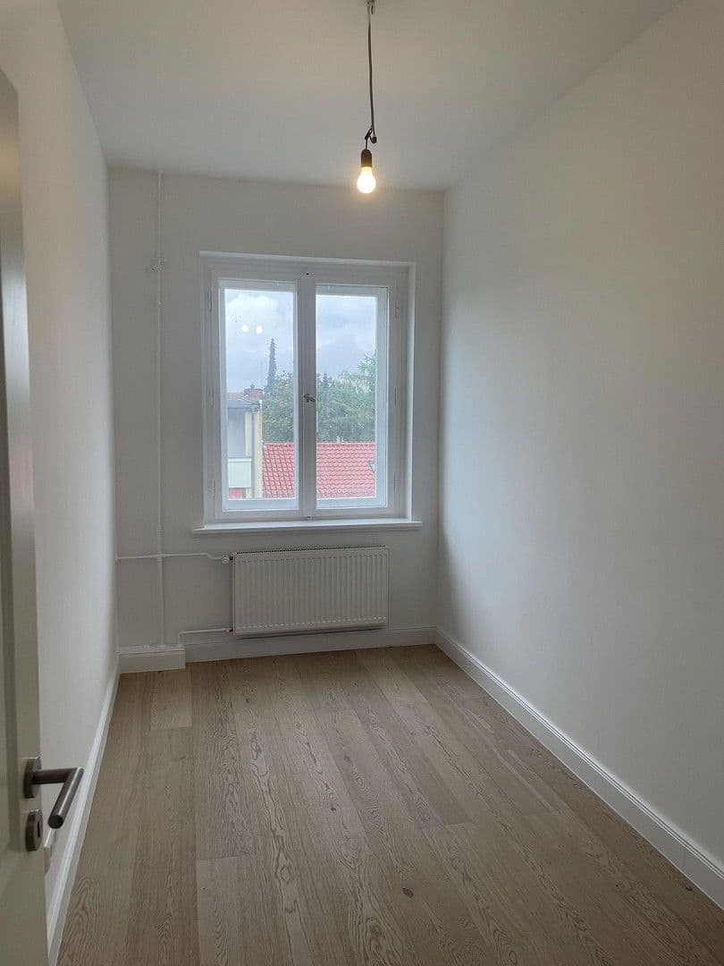 Prodej bytu 3+1 69 m², Weichselstraße 30, Berlin, Berlín Prodej bytu 3+1 69 m², Weichselstraße 30, Berlin, Berlín