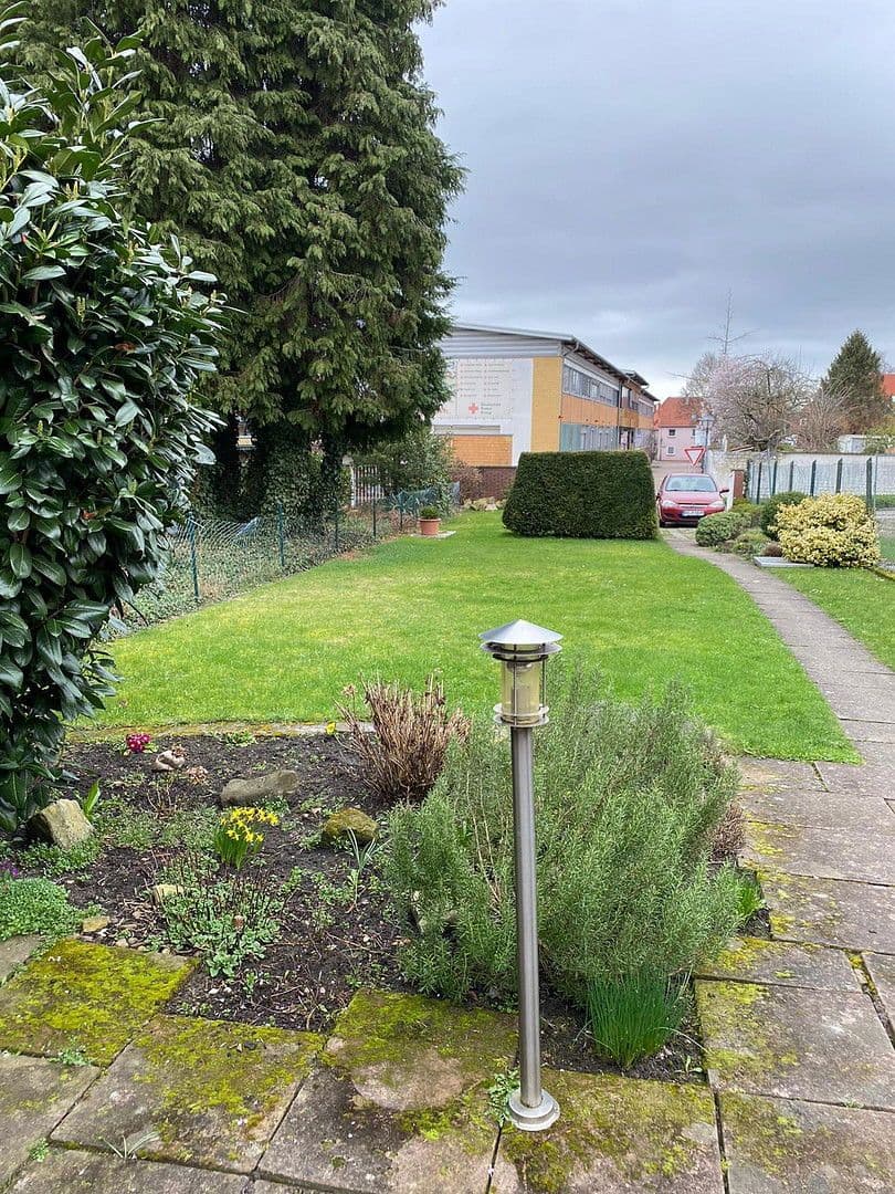 Prodej domu 200 m², pozemek 665 m², Friedrich-Ebert-Straße 17, Obernkirchen, Dolní Sasko Prodej domu 200 m², pozemek 665 m², Friedrich-Ebert-Straße 17, Obernkirchen, Dolní Sasko