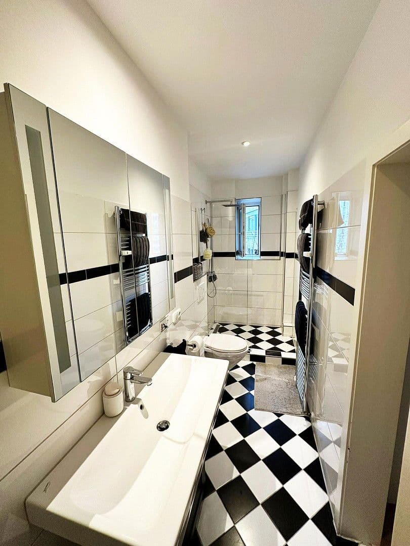 Prodej bytu 5+1 133 m², DÜSSELDORF, Severní Porýní-Vestfálsko Prodej bytu 5+1 133 m², DÜSSELDORF, Severní Porýní-Vestfálsko