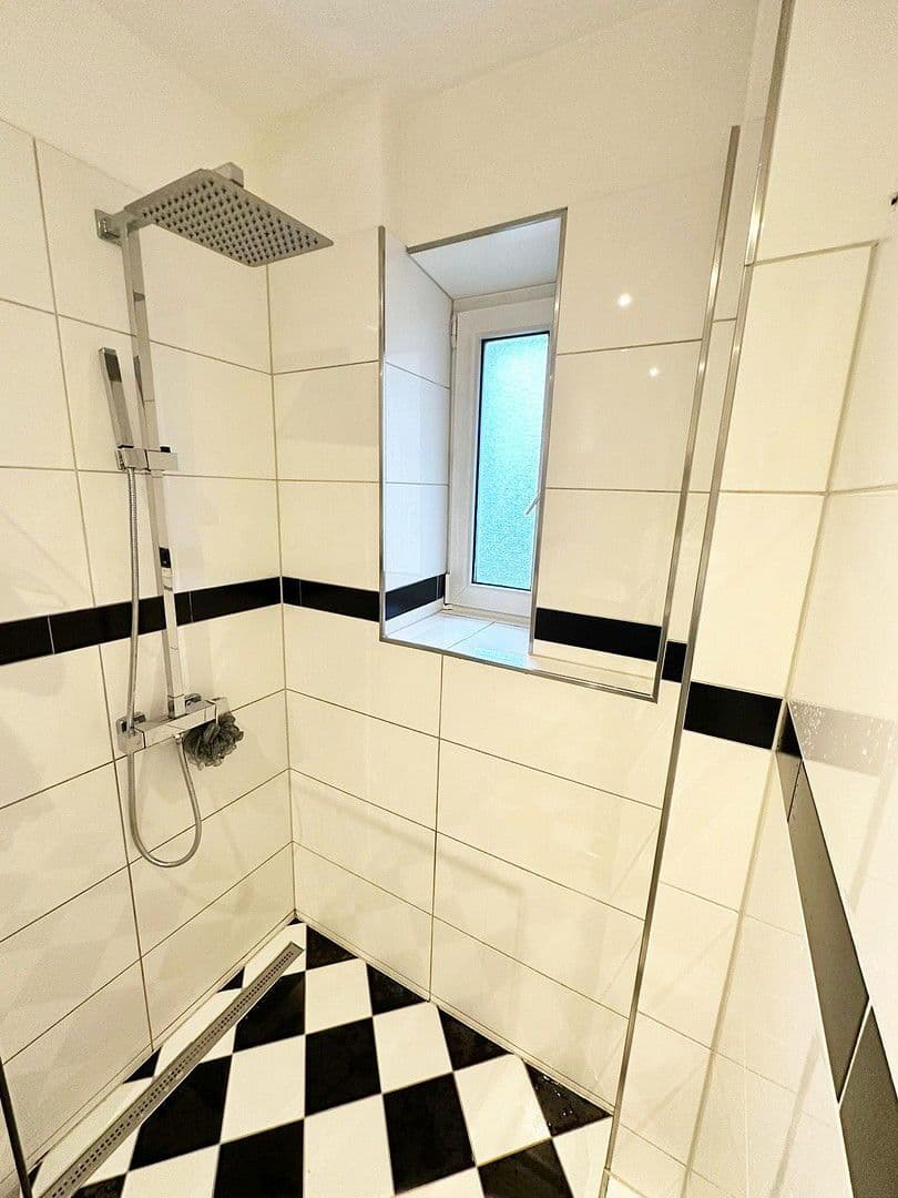 Prodej bytu 5+1 133 m², DÜSSELDORF, Severní Porýní-Vestfálsko Prodej bytu 5+1 133 m², DÜSSELDORF, Severní Porýní-Vestfálsko