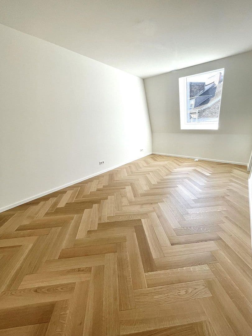 Prodej bytu 5+1 126 m², Düsseldorf, Severní Porýní-Vestfálsko Prodej bytu 5+1 126 m², Düsseldorf, Severní Porýní-Vestfálsko
