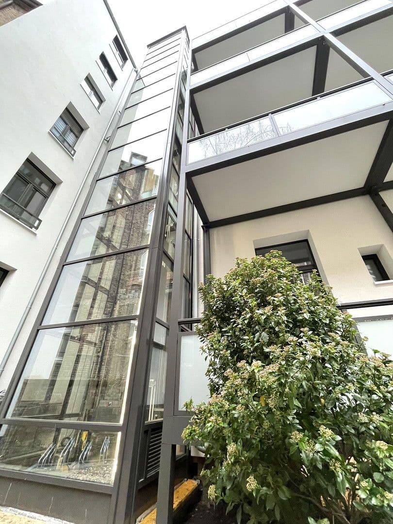 Prodej bytu 5+1 126 m², Düsseldorf, Severní Porýní-Vestfálsko Prodej bytu 5+1 126 m², Düsseldorf, Severní Porýní-Vestfálsko