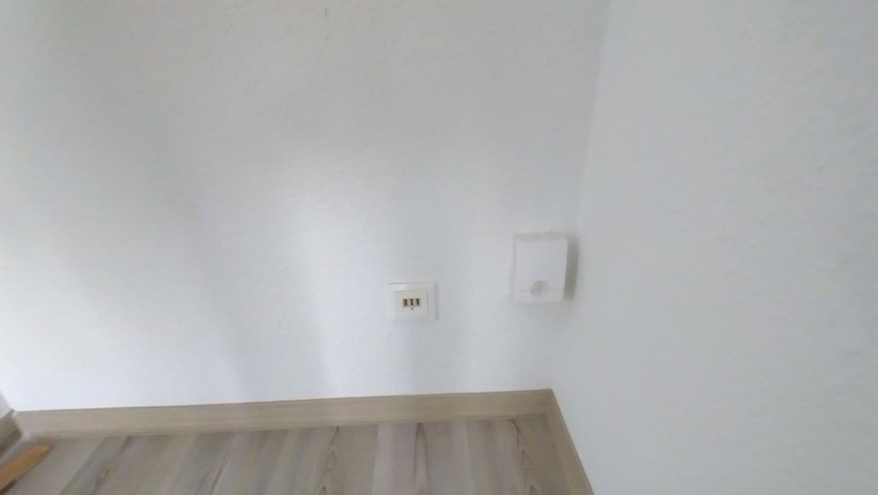 Pronájem bytu 2+1 52 m², Annaberger Str 165, Chemnitz, Sasko Pronájem bytu 2+1 52 m², Annaberger Str 165, Chemnitz, Sasko