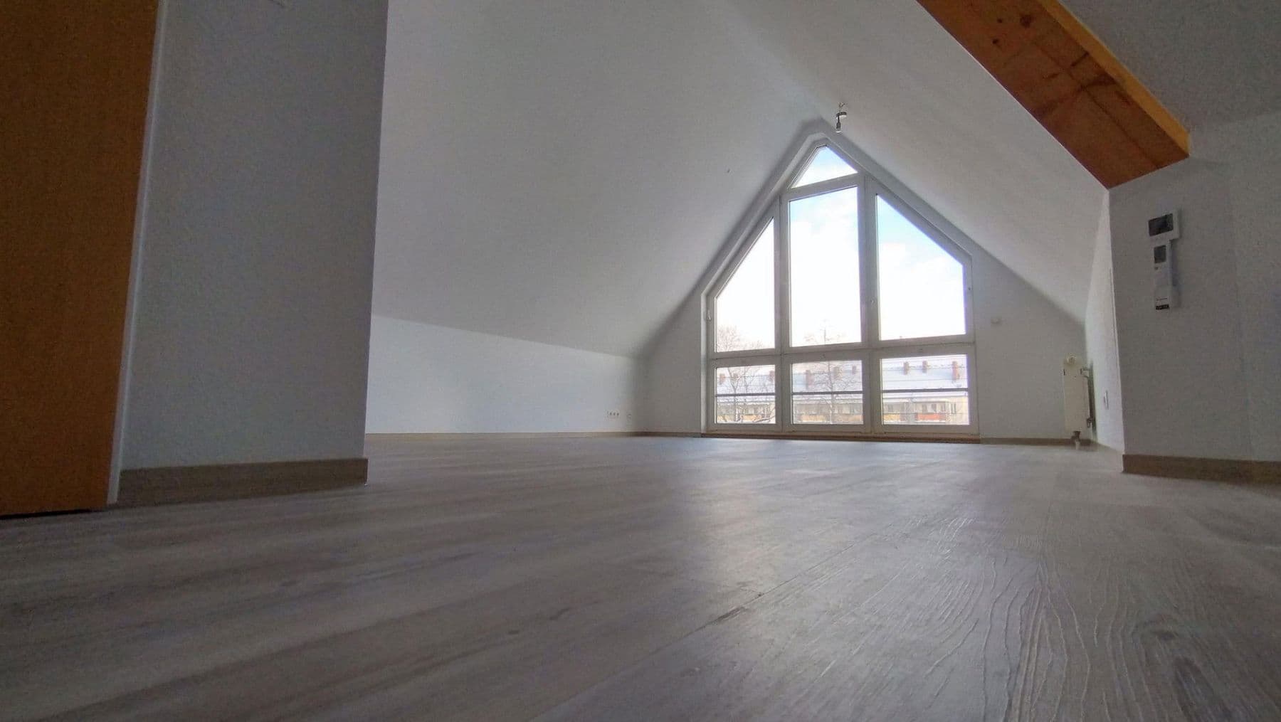 Pronájem bytu 2+1 52 m², Annaberger Str 165, Chemnitz, Sasko Pronájem bytu 2+1 52 m², Annaberger Str 165, Chemnitz, Sasko