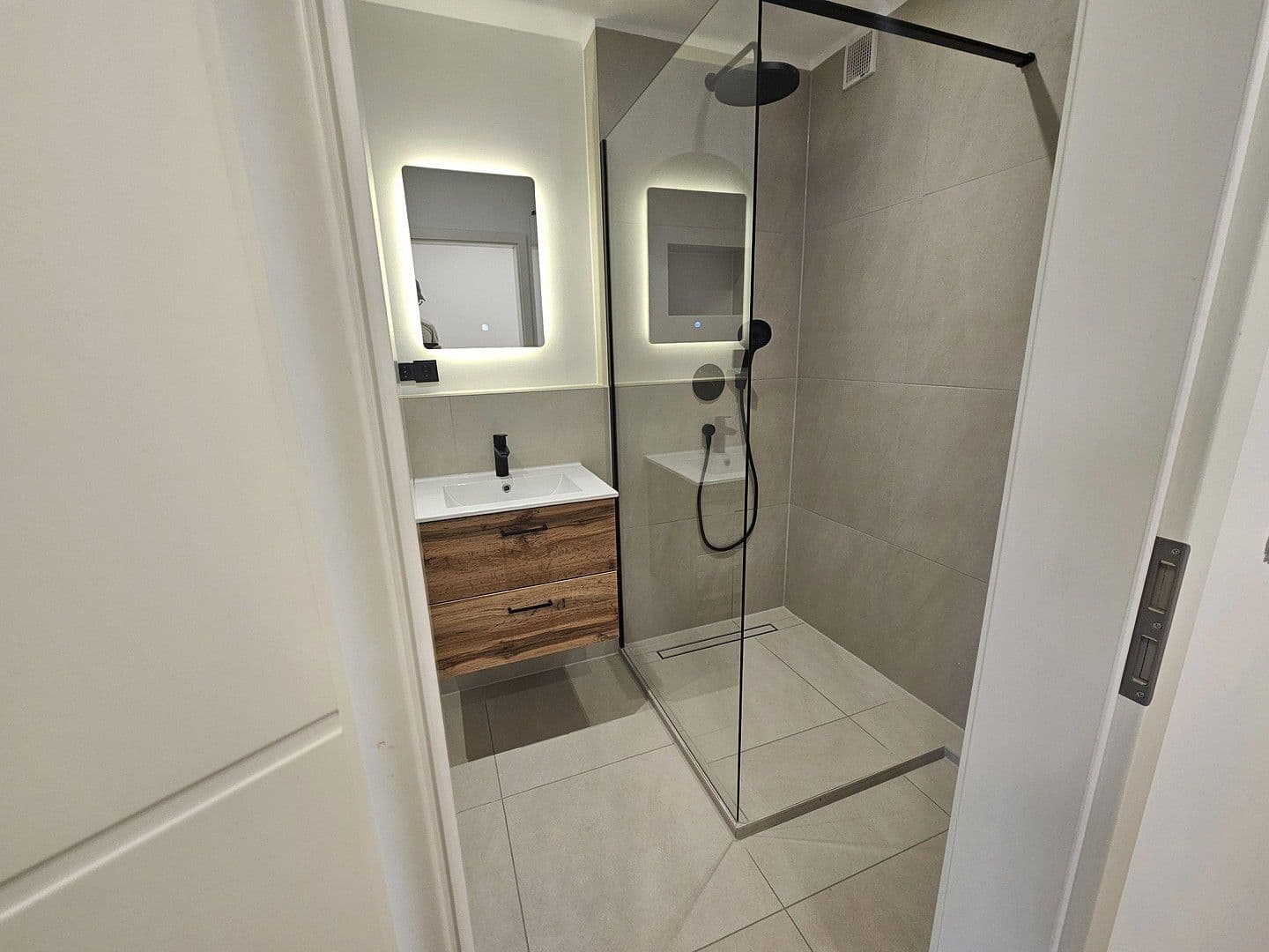 Prodej bytu 3+1 80 m², Kimbernstieg 25, Hamburg, Hamburg Prodej bytu 3+1 80 m², Kimbernstieg 25, Hamburg, Hamburg