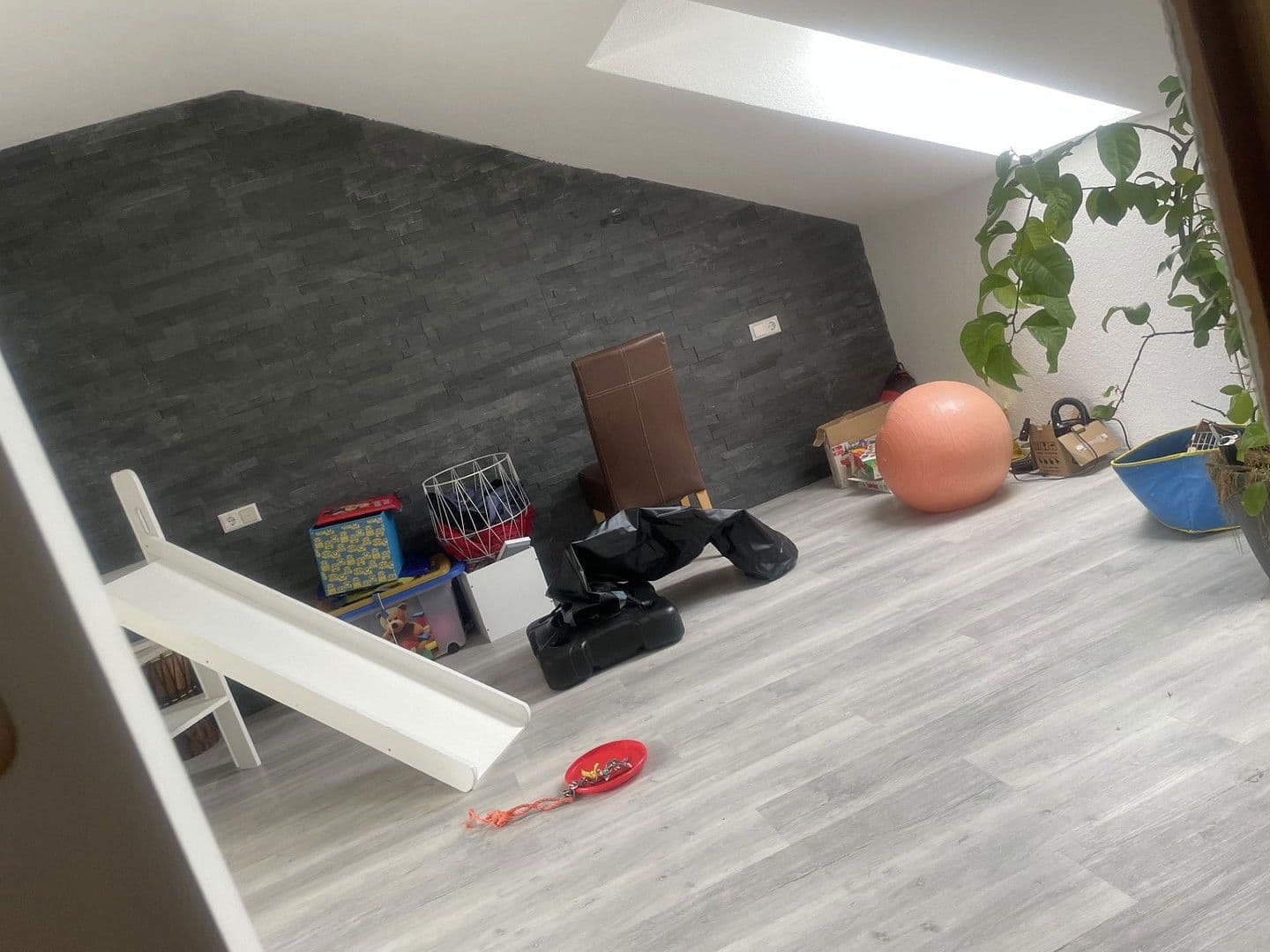 Prodej domu 110 m², pozemek 148 m², Kirchheim unter Teck, Bádensko-Württembersko Prodej domu 110 m², pozemek 148 m², Kirchheim unter Teck, Bádensko-Württembersko