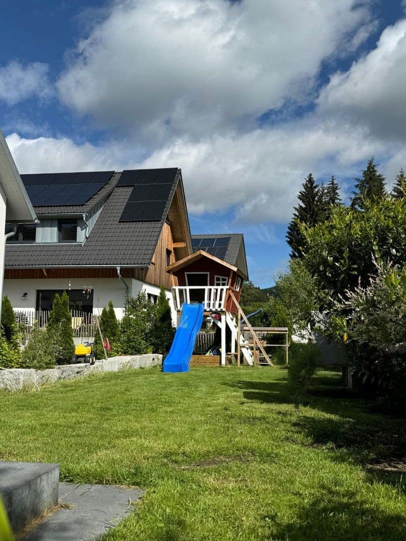 Prodej domu 297 m², pozemek 571 m², Titisee-Neustadt, Bádensko-Württembersko Prodej domu 297 m², pozemek 571 m², Titisee-Neustadt, Bádensko-Württembersko