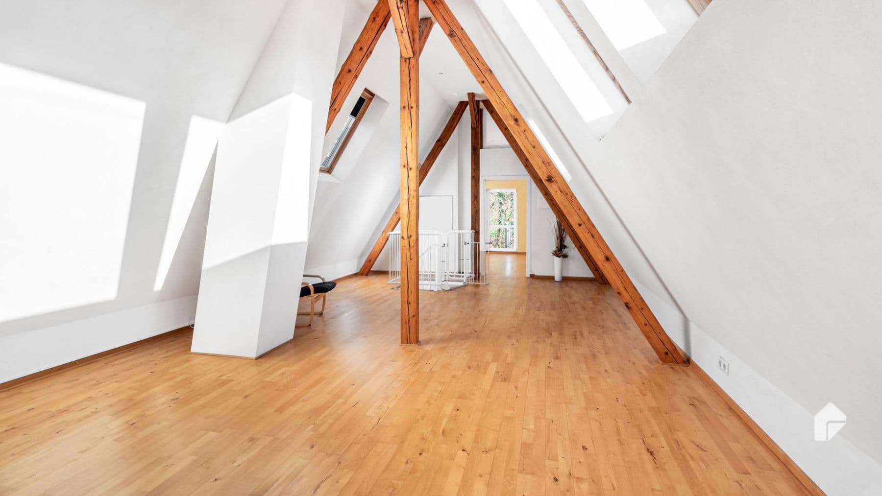 Prodej domu 286 m², pozemek 875 m², Laufach, Bavorsko Prodej domu 286 m², pozemek 875 m², Laufach, Bavorsko