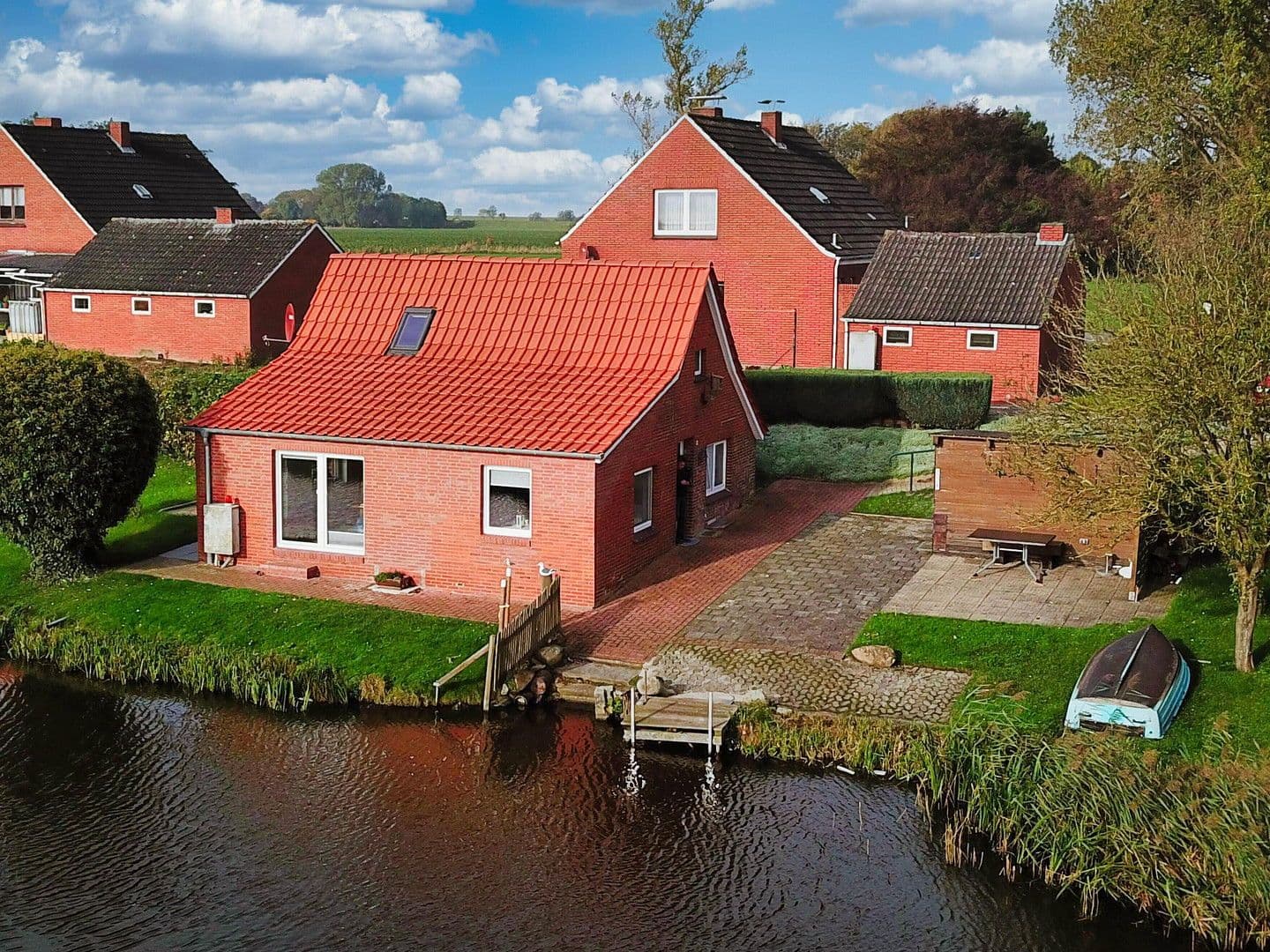 Prodej domu 84 m², pozemek 603 m², Ditzumerhammrich 96, Bunde, Dolní Sasko Prodej domu 84 m², pozemek 603 m², Ditzumerhammrich 96, Bunde, Dolní Sasko