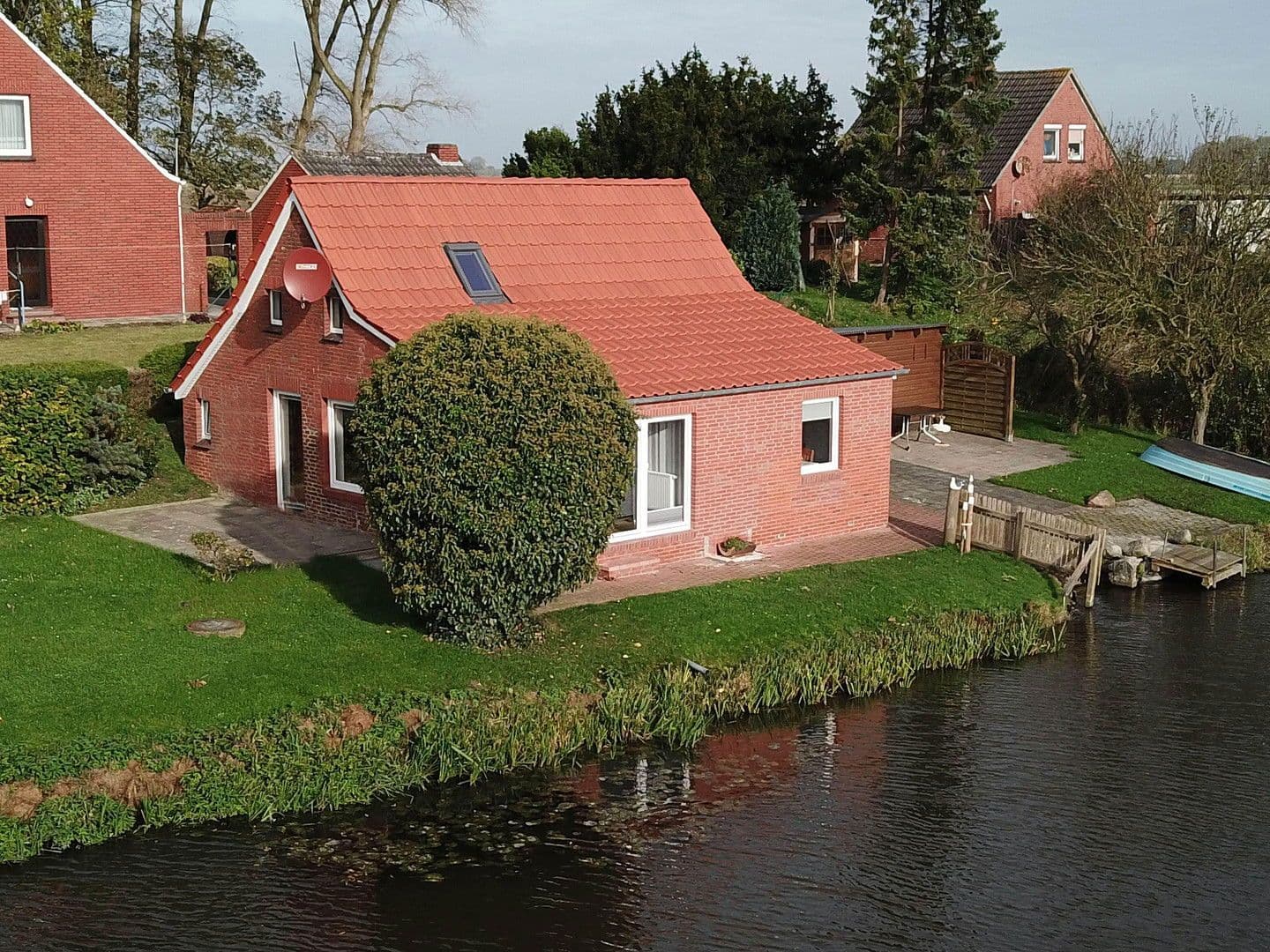 Prodej domu 84 m², pozemek 603 m², Ditzumerhammrich 96, Bunde, Dolní Sasko Prodej domu 84 m², pozemek 603 m², Ditzumerhammrich 96, Bunde, Dolní Sasko