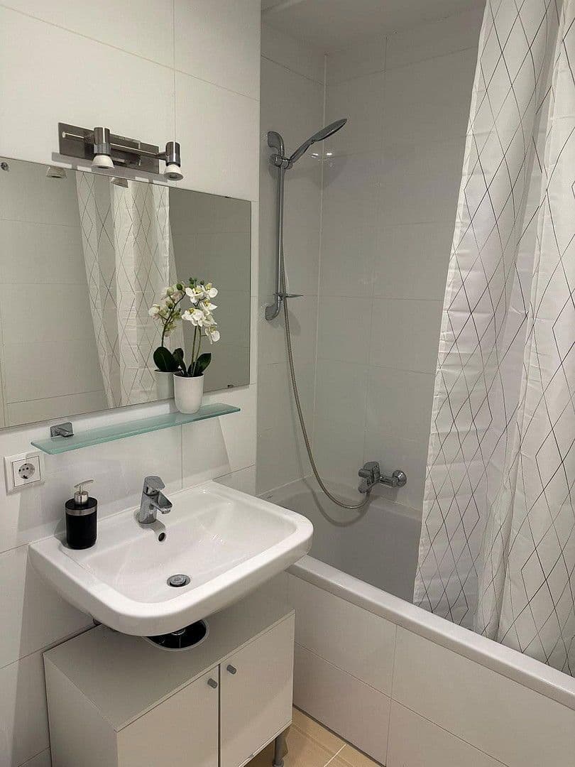 Pronájem bytu 2+1 71 m², Muenchen, Bavorsko Pronájem bytu 2+1 71 m², Muenchen, Bavorsko