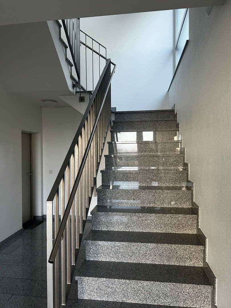 Pronájem bytu 3+kk 131 m², Weinheim, Bádensko-Württembersko Pronájem bytu 3+kk 131 m², Weinheim, Bádensko-Württembersko