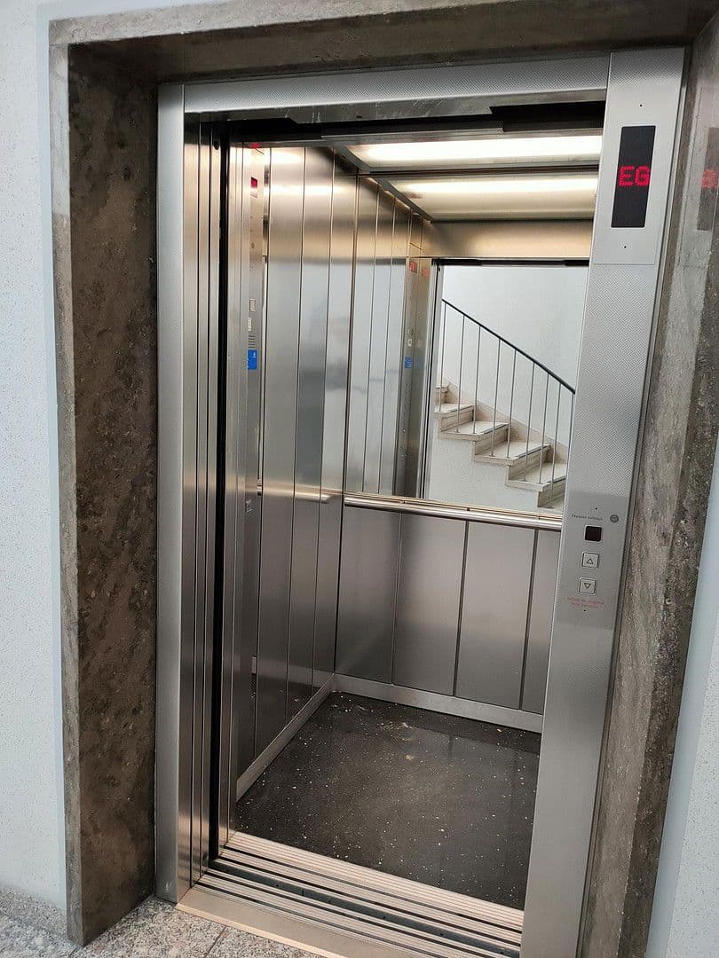 Pronájem kanceláře 195 m², Wilhelmstr. 16, Wiesbaden, Hessen Pronájem kanceláře 195 m², Wilhelmstr. 16, Wiesbaden, Hessen