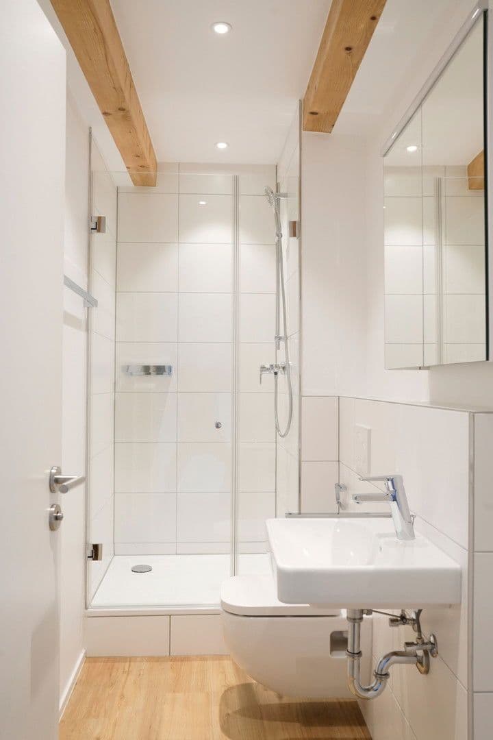 Pronájem bytu 3+1 115 m², Kaiserstrasse, Waldshut-Tiengen, Bádensko-Württembersko Pronájem bytu 3+1 115 m², Kaiserstrasse, Waldshut-Tiengen, Bádensko-Württembersko