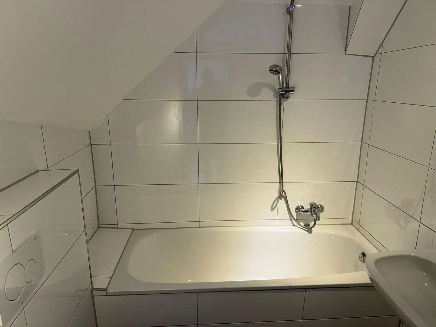 Pronájem bytu 2+1 50 m², Bahnhofstr. 11, Oberhausen, Severní Porýní-Vestfálsko Pronájem bytu 2+1 50 m², Bahnhofstr. 11, Oberhausen, Severní Porýní-Vestfálsko