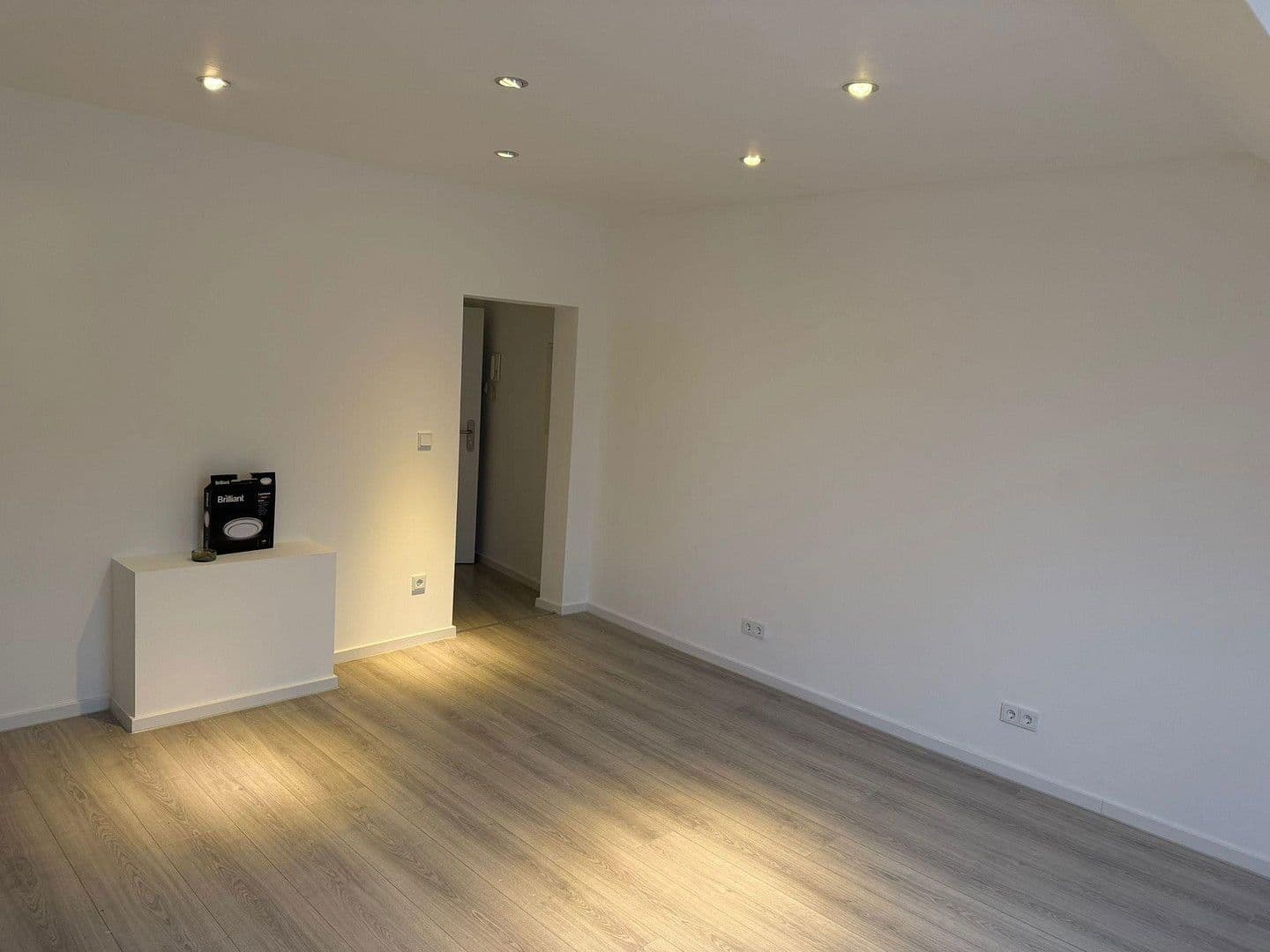 Pronájem bytu 2+1 50 m², Bahnhofstr. 11, Oberhausen, Severní Porýní-Vestfálsko Pronájem bytu 2+1 50 m², Bahnhofstr. 11, Oberhausen, Severní Porýní-Vestfálsko