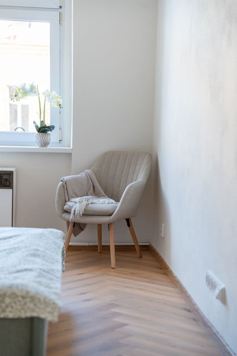 Prodej bytu 2+kk 46 m², Jaromírova, Praha, Praha Prodej bytu 2+kk 46 m², Jaromírova, Praha, Praha