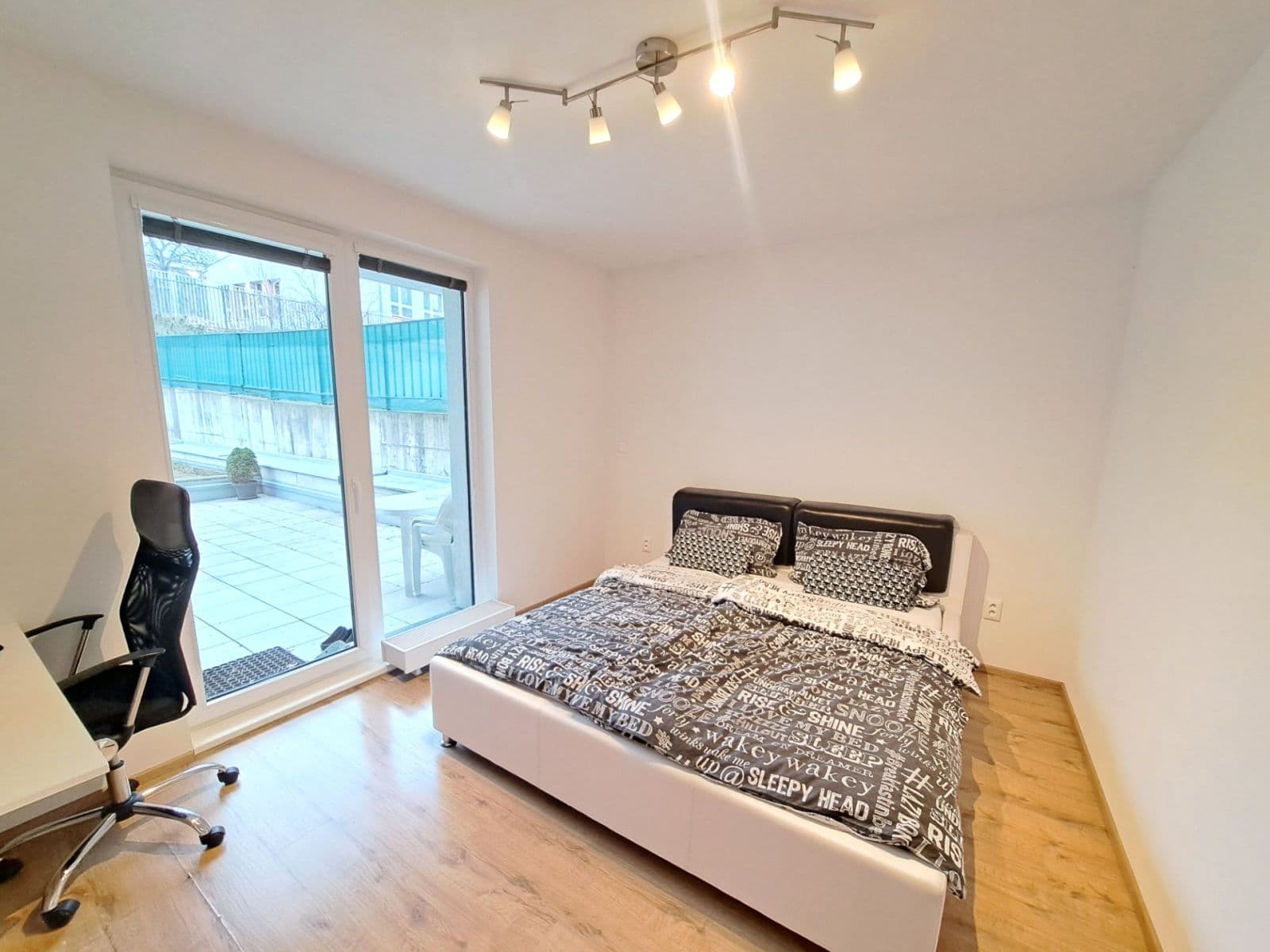 Pronájem bytu 2+kk 156 m², Francouzská, Brno, Jihomoravský kraj Pronájem bytu 2+kk 156 m², Francouzská, Brno, Jihomoravský kraj