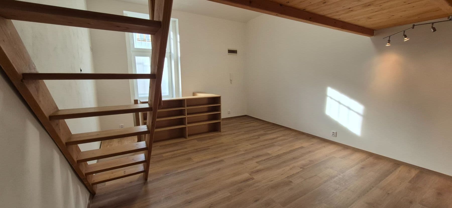 Pronájem bytu 2+kk 50 m², Voroněžská, Praha, Praha Pronájem bytu 2+kk 50 m², Voroněžská, Praha, Praha