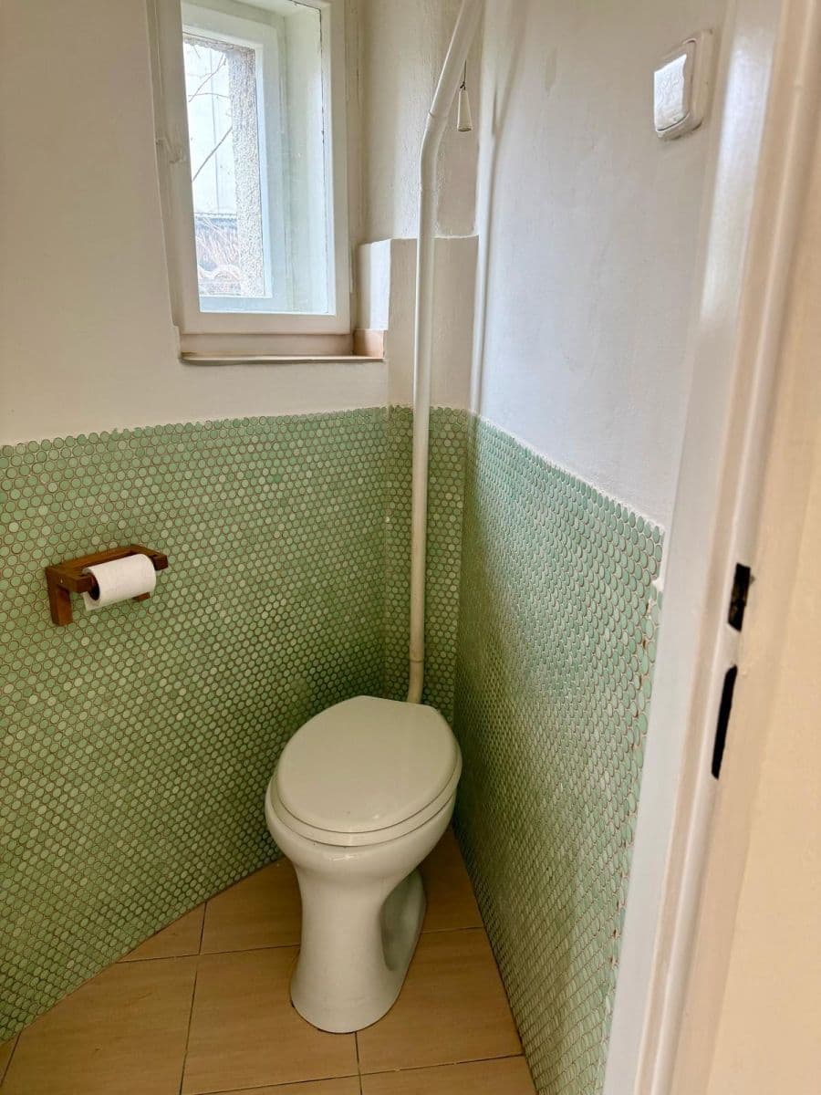 Pronájem bytu 2+1 55 m², Dostihová, Praha, Praha Pronájem bytu 2+1 55 m², Dostihová, Praha, Praha