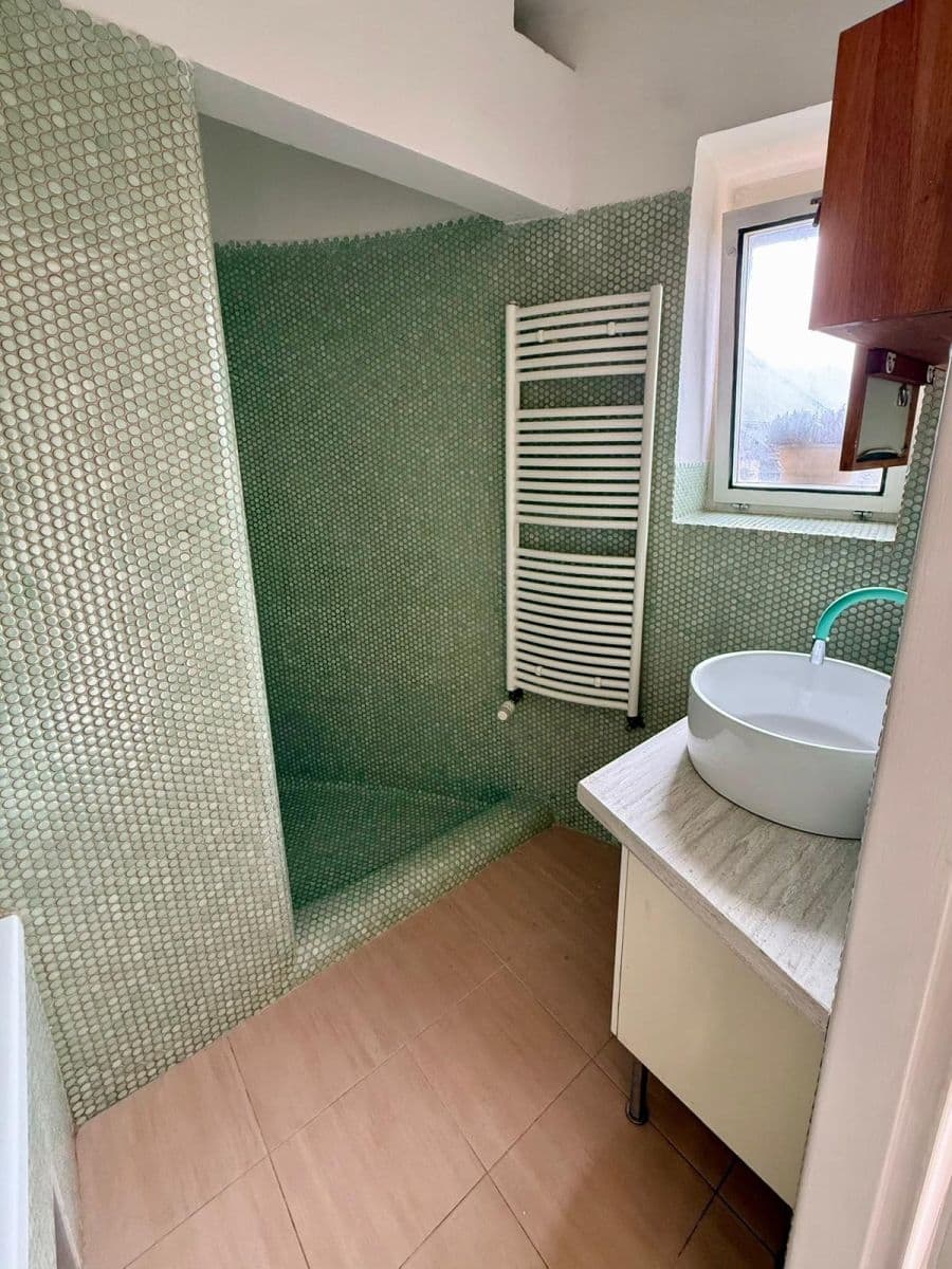 Pronájem bytu 2+1 55 m², Dostihová, Praha, Praha Pronájem bytu 2+1 55 m², Dostihová, Praha, Praha