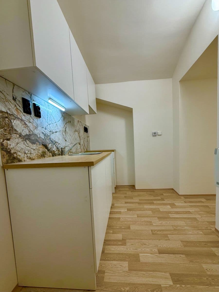 Prodej bytu 2+1 56 m², Čestmírova, Praha, Praha Prodej bytu 2+1 56 m², Čestmírova, Praha, Praha