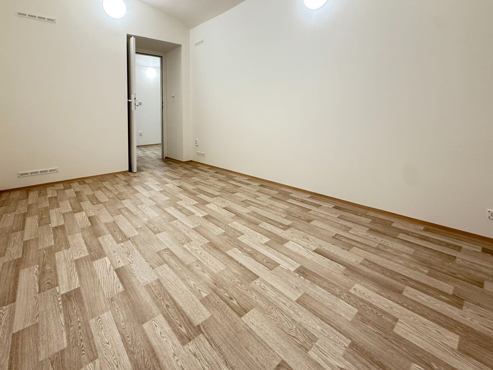 Prodej bytu 2+1 56 m², Čestmírova, Praha, Praha Prodej bytu 2+1 56 m², Čestmírova, Praha, Praha