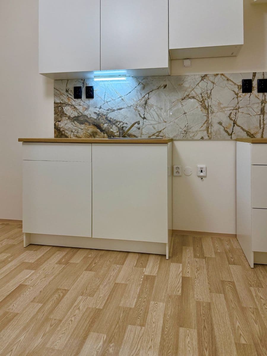 Prodej bytu 2+1 56 m², Čestmírova, Praha, Praha Prodej bytu 2+1 56 m², Čestmírova, Praha, Praha