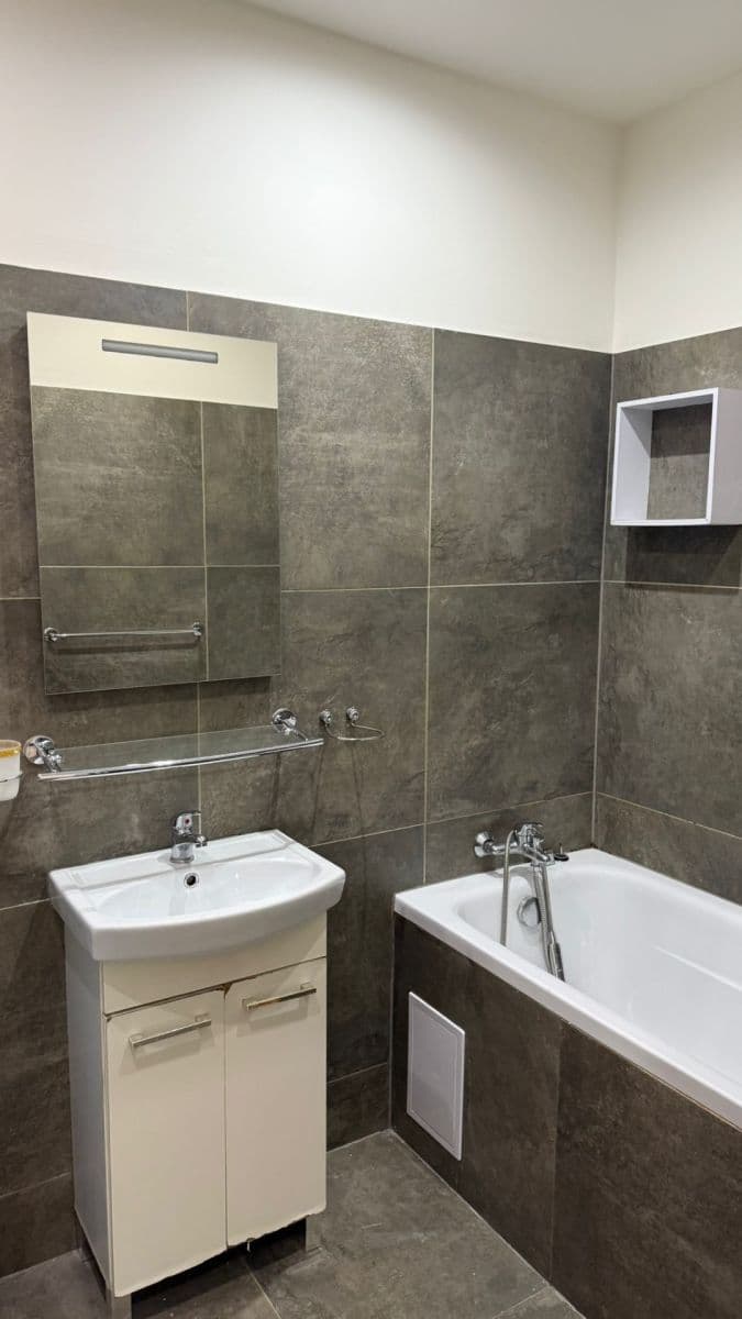 Pronájem bytu 2+kk 52 m², Gen. Sochora, Ostrava, Moravskoslezský kraj Pronájem bytu 2+kk 52 m², Gen. Sochora, Ostrava, Moravskoslezský kraj