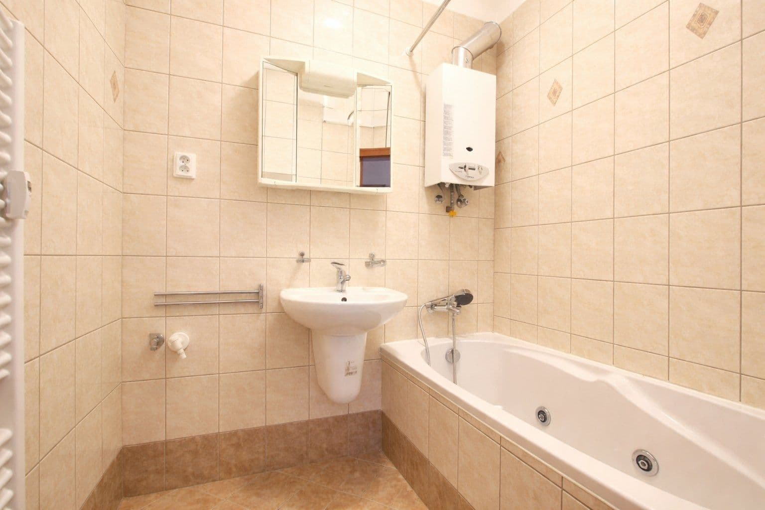 Pronájem bytu 4+1 110 m², Na Hřebenkách, Praha, Praha Pronájem bytu 4+1 110 m², Na Hřebenkách, Praha, Praha