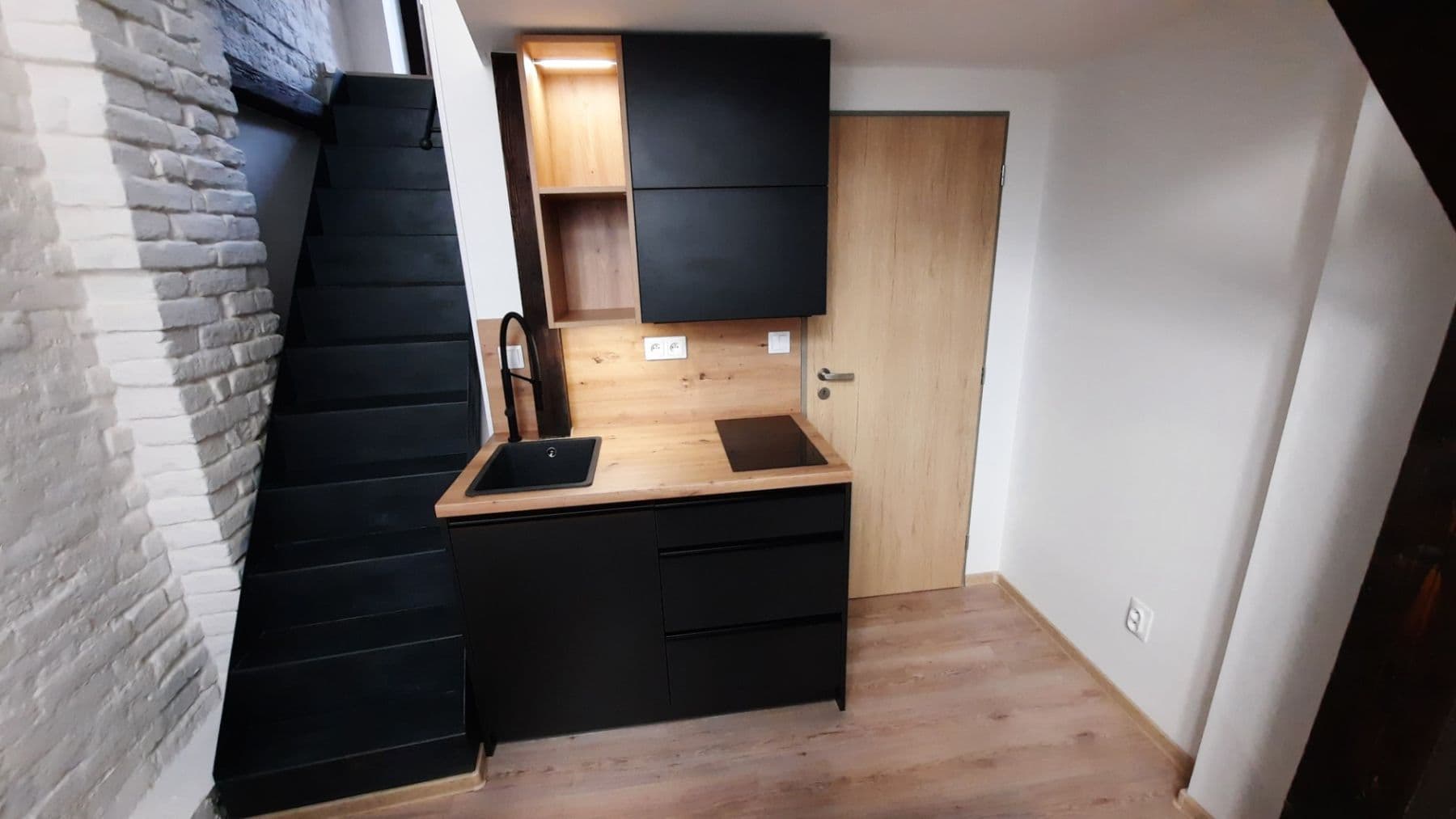 Pronájem bytu 2+kk 36 m², Francouzská, Brno, Jihomoravský kraj Pronájem bytu 2+kk 36 m², Francouzská, Brno, Jihomoravský kraj