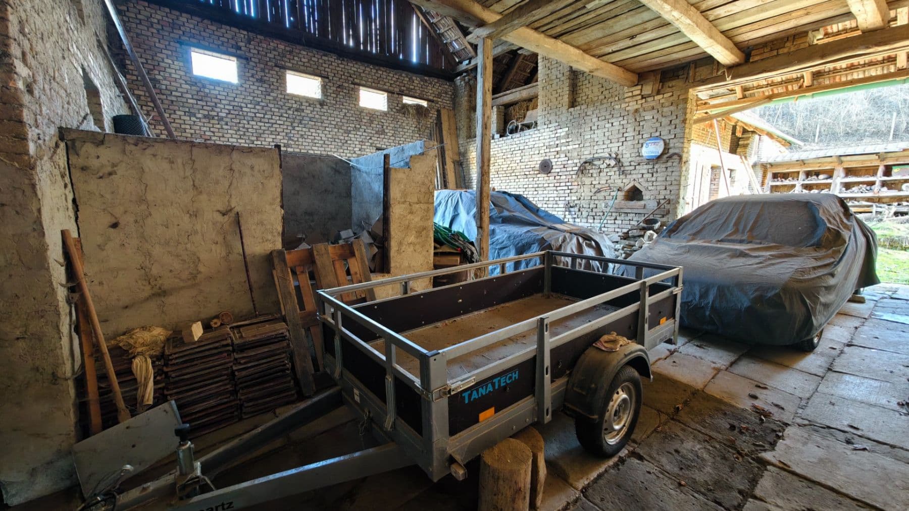 Prodej domu 240 m², pozemek 2.081 m², Kunkovice, Zlínský kraj Prodej domu 240 m², pozemek 2.081 m², Kunkovice, Zlínský kraj