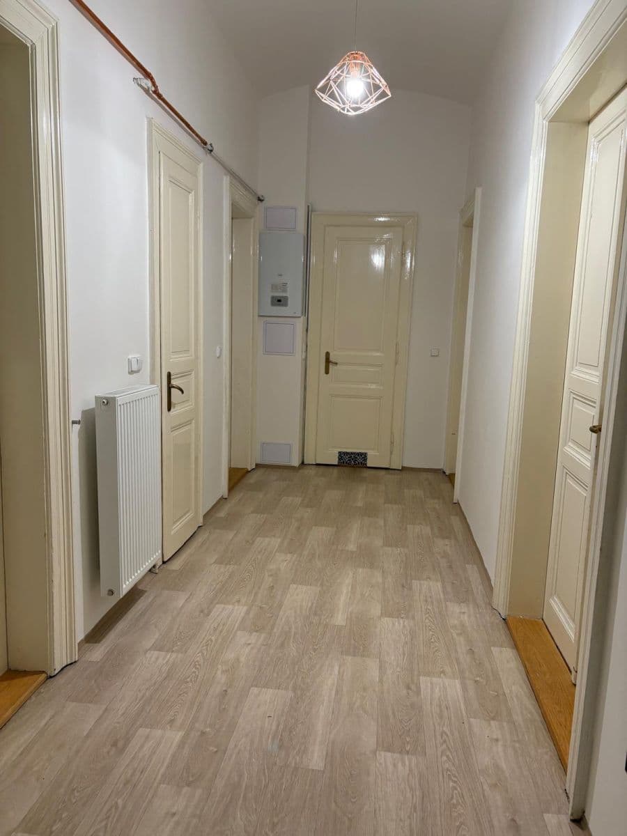 Pronájem bytu 3+1 97 m², Lužická, Praha, Praha Pronájem bytu 3+1 97 m², Lužická, Praha, Praha