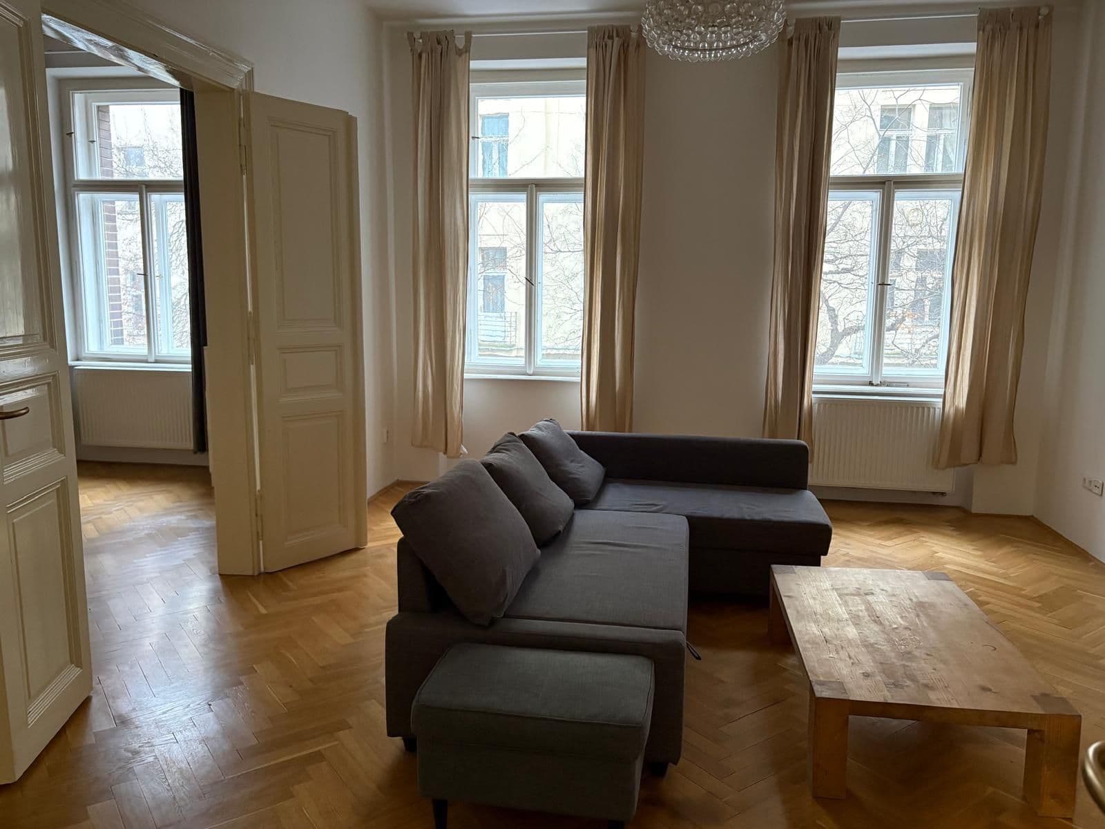 Pronájem bytu 3+1 97 m², Lužická, Praha, Praha Pronájem bytu 3+1 97 m², Lužická, Praha, Praha