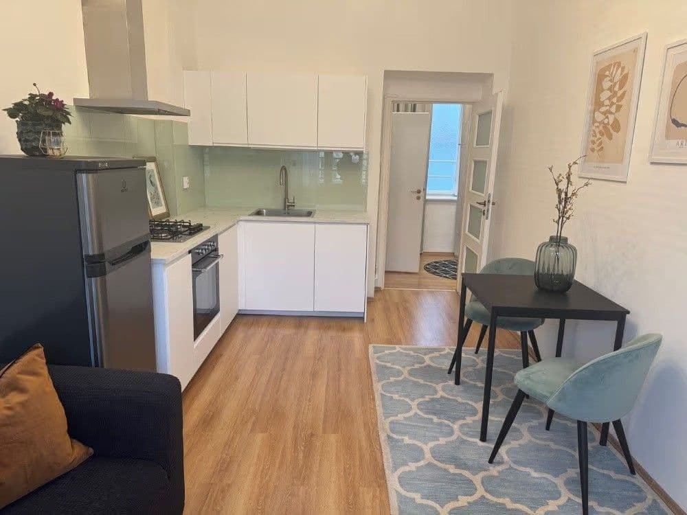 Pronájem bytu 2+kk 44 m², náměstí Dr. Václava Holého, Praha, Praha Pronájem bytu 2+kk 44 m², náměstí Dr. Václava Holého, Praha, Praha