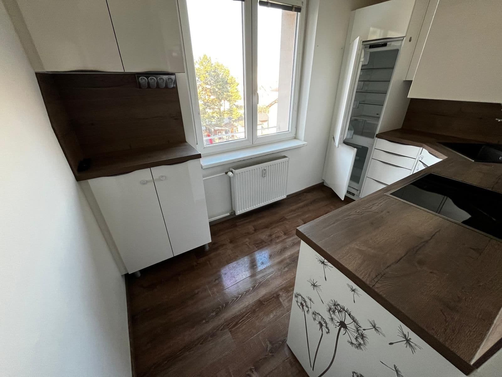 Pronájem bytu 3+1 64 m², Něvská, Praha, Praha Pronájem bytu 3+1 64 m², Něvská, Praha, Praha